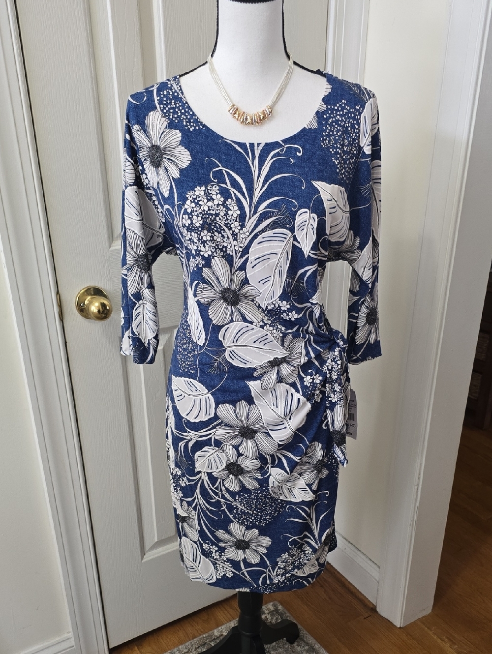 ROBBIE BEE BRAND WOMEN'S BLUE & WHITE FLORAL DRESS 3/4 SLEEVES SIZE LARGE